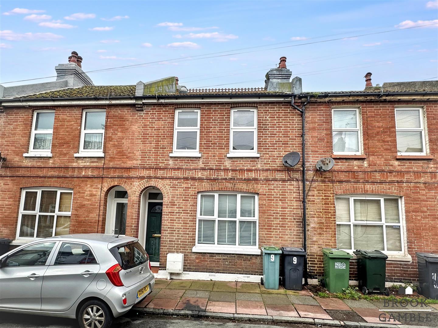 2 Bedroom House. Melbourne Road in Eastbourne,  20
